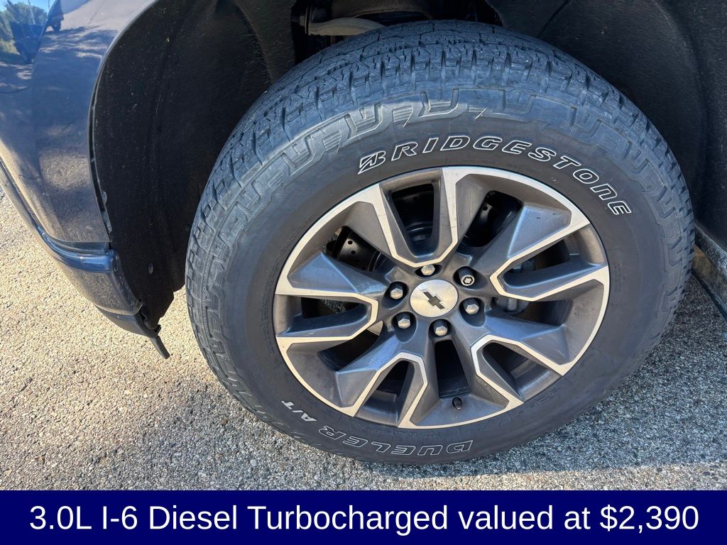 2020 Chevrolet Silverado 1500 RST photo 2