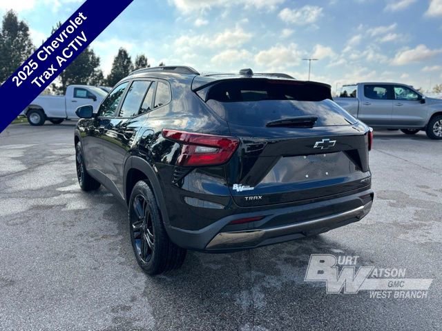 2025 Chevrolet Trax ACTIV photo 2