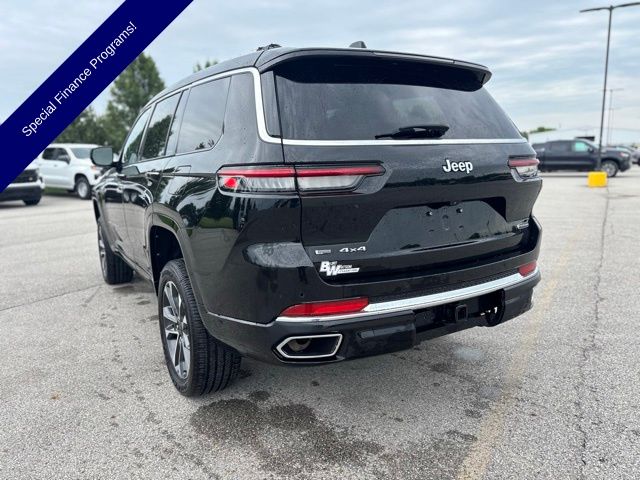 2022 Jeep Grand Cherokee Overland photo 2