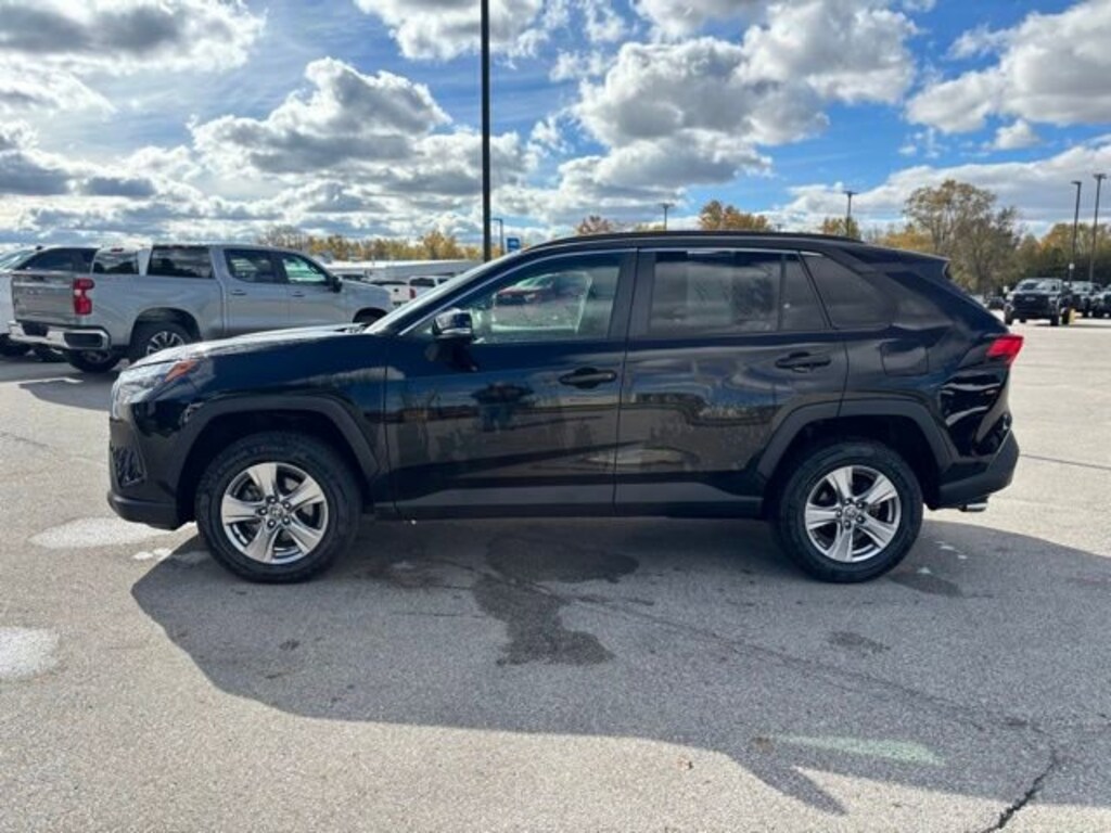 Used 2022 Toyota RAV4 XLE SUV