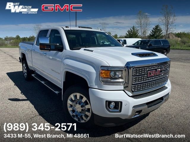 2019 GMC Sierra 4WD Crew Cab Standard Box Denali's photo