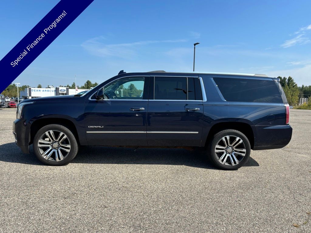 2019 Gmc Yukon XL Denali photo 2