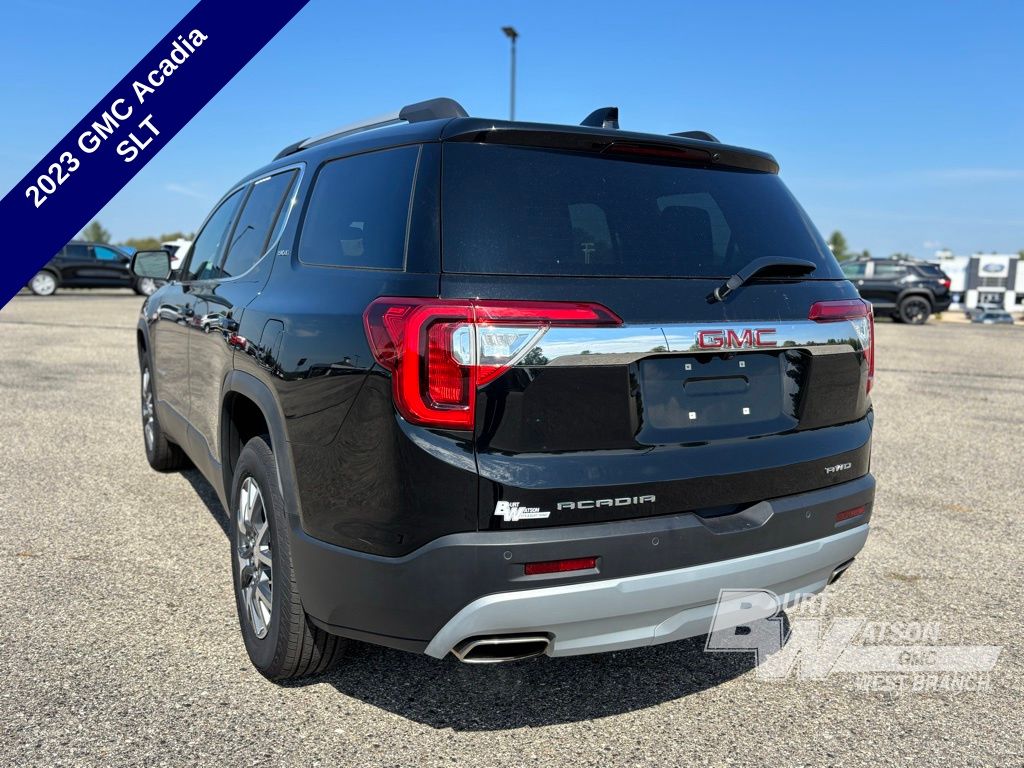 2023 Gmc Acadia SLT photo 2