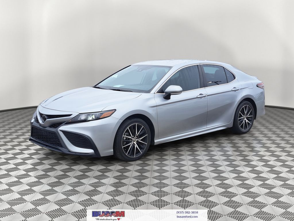 2023 Toyota Camry SE photo 2