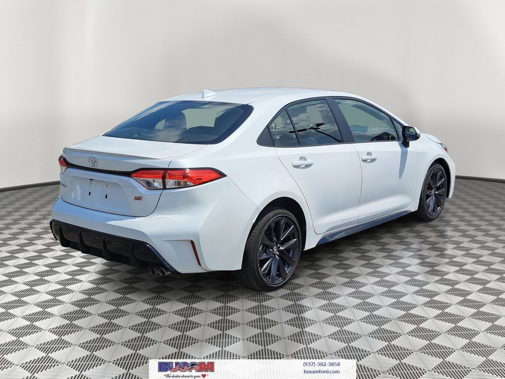 2023 Toyota Corolla SE photo 4