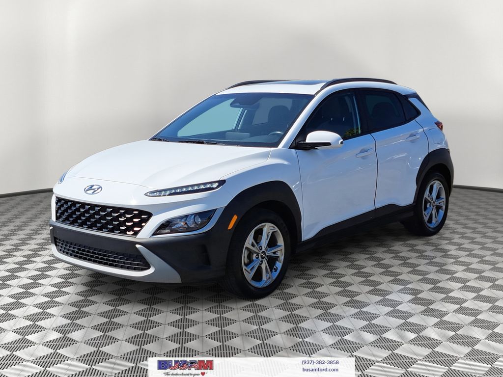 2022 Hyundai Kona SEL photo 2