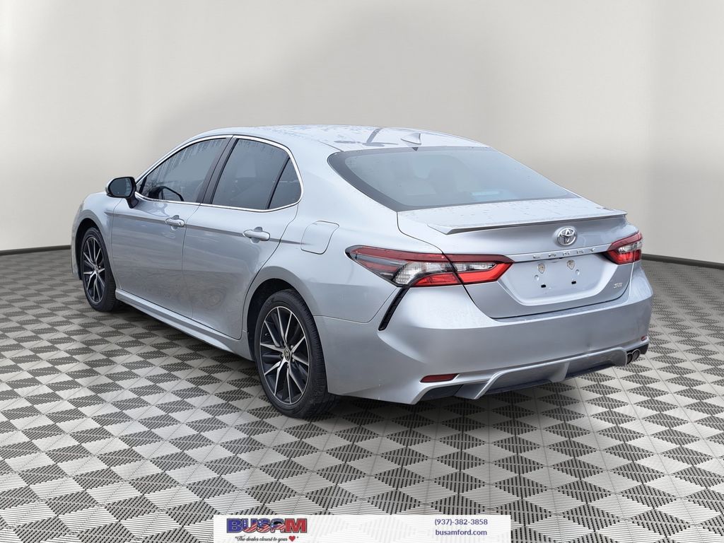 2023 Toyota Camry SE photo 3