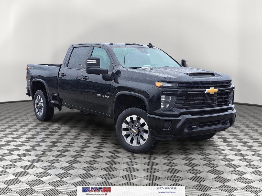 2024 Chevrolet Silverado 2500HD Custom's photo