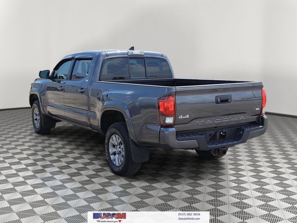2018 Toyota Tacoma TRD Sport V6 photo 3