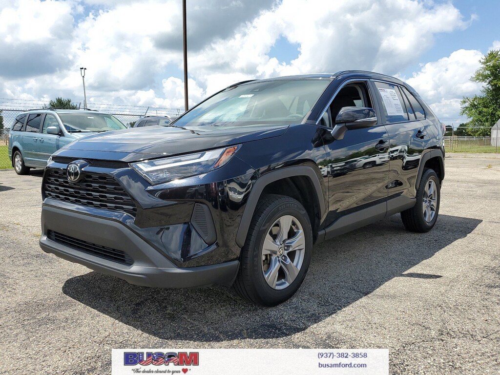 Used 2022 Toyota RAV4 XLE with VIN 2T3W1RFV1NC178020 for sale in Wilmington, OH