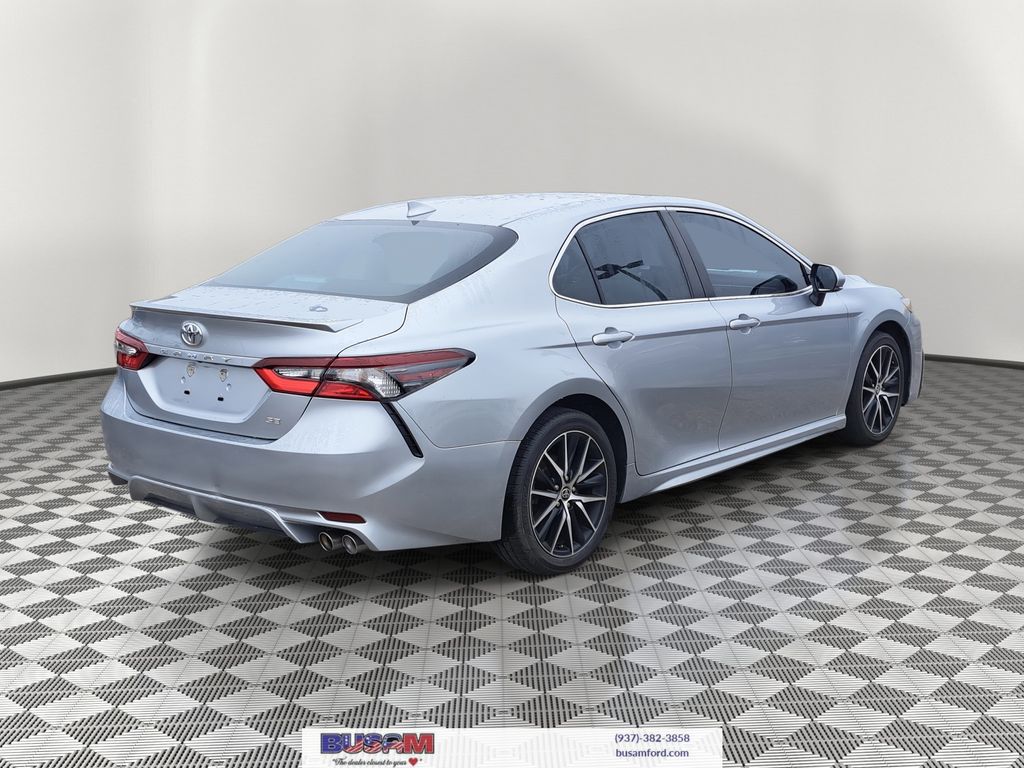 2023 Toyota Camry SE photo 4