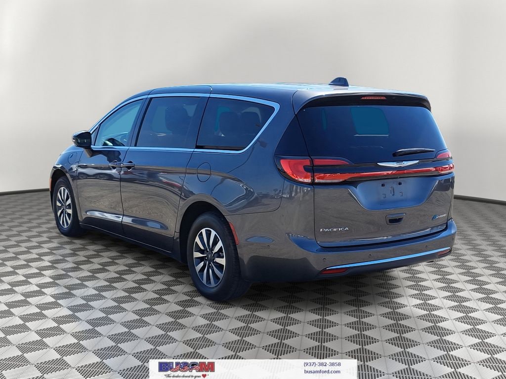 Used 2022 Chrysler Pacifica Hybrid Touring L Van Passenger Van