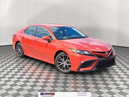 2024 Toyota Camry SE Sedan