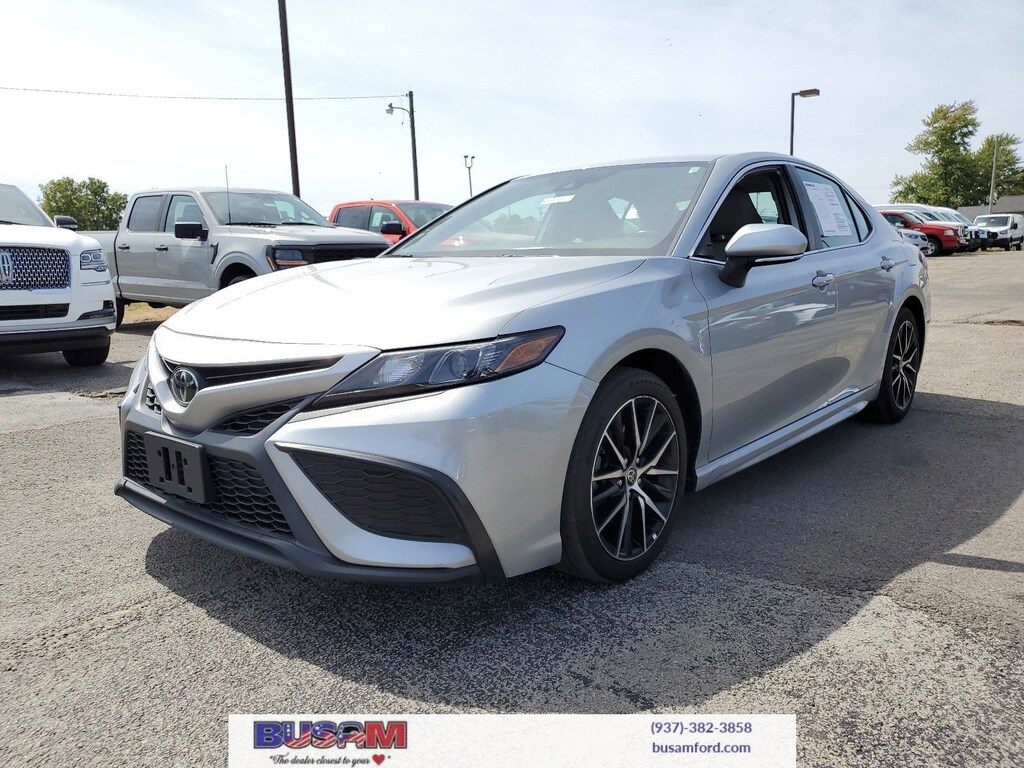 Used 2022 Toyota Camry SE with VIN 4T1G11AK3NU057371 for sale in Wilmington, OH