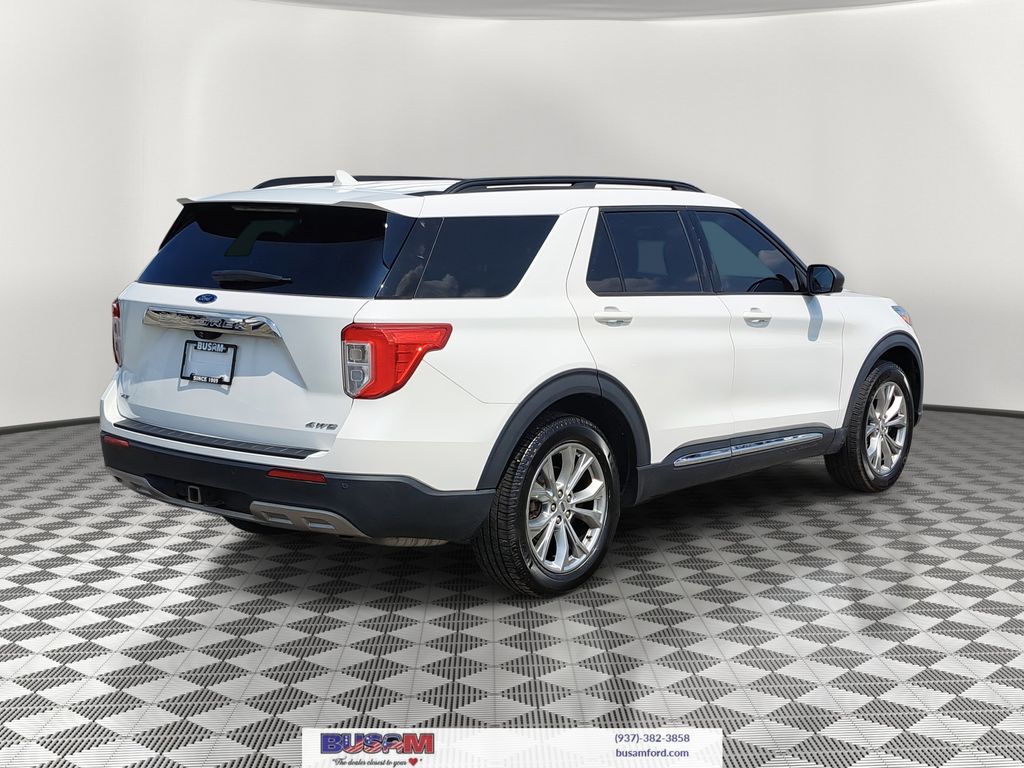 2021 Ford Explorer XLT photo 3