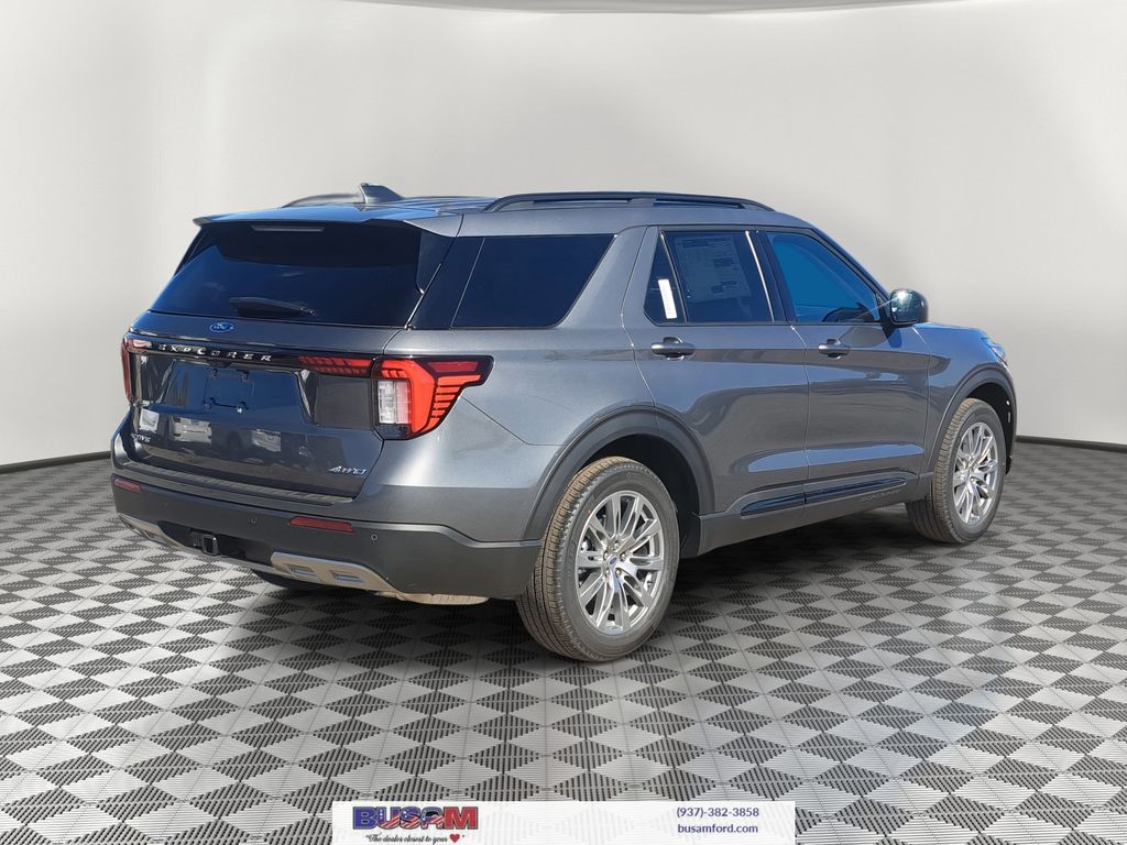 2026 Ford Explorer photo 4