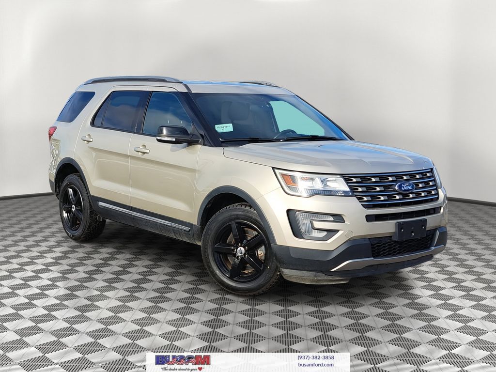 2017 Ford Explorer XLT's photo