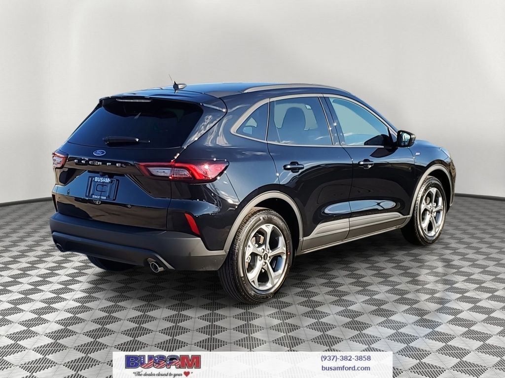2025 Ford Escape ST-Line photo 4