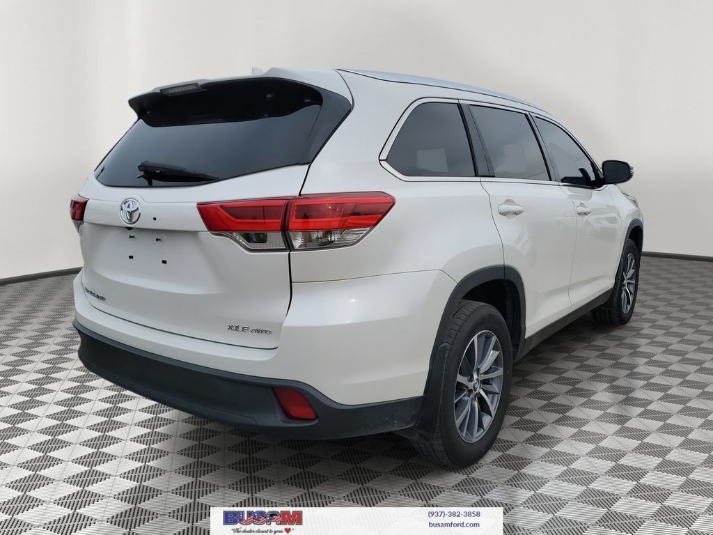 Used 2019 Toyota Highlander XLE V6 SUV