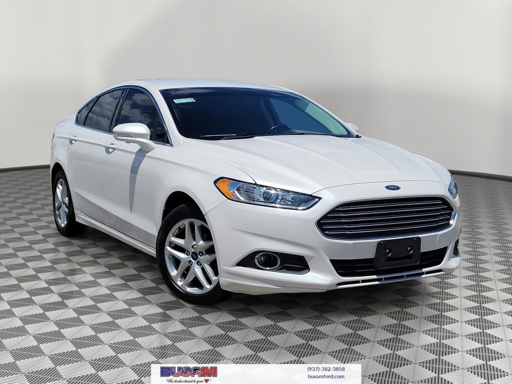Used 2016 Ford Fusion SE Sedan