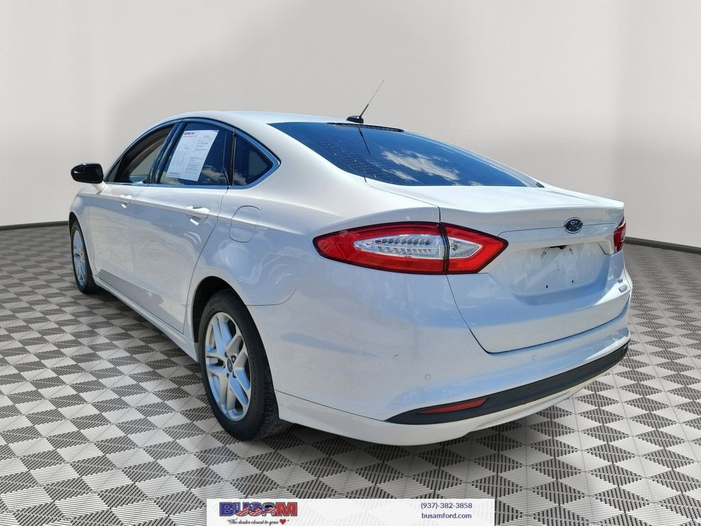 Used 2016 Ford Fusion SE Sedan