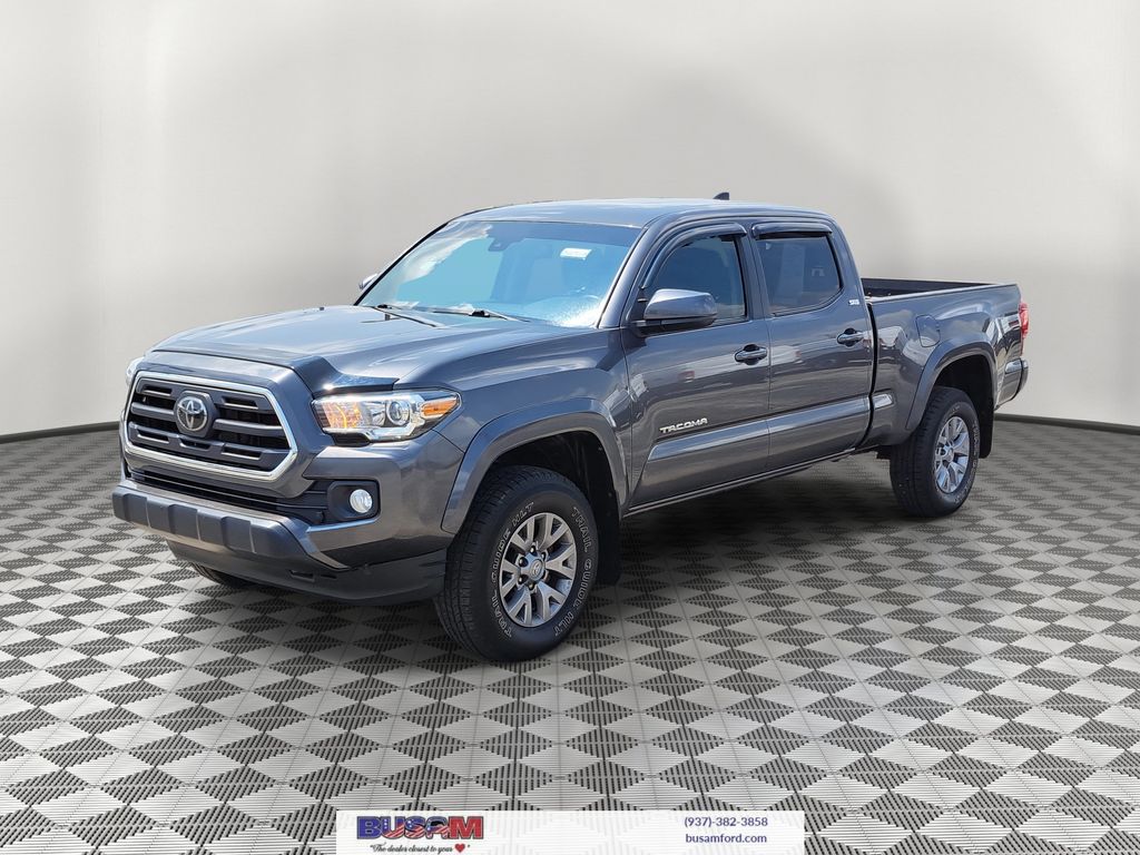 2018 Toyota Tacoma TRD Sport V6 photo 2