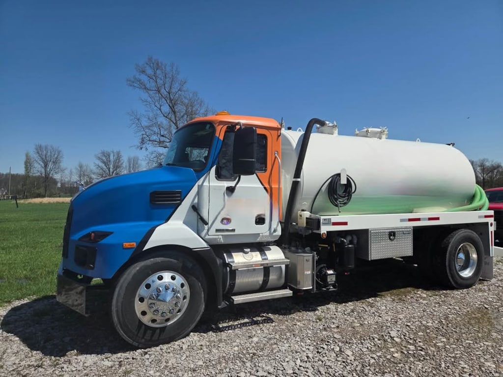Used 2023 MACK MD7 MD7 Commercial