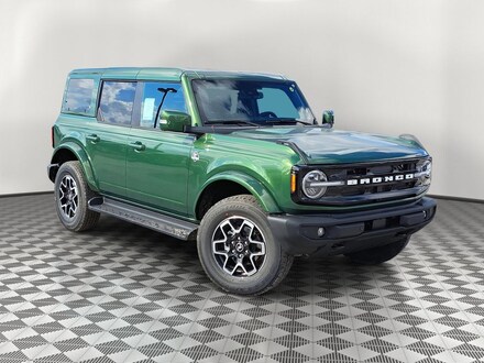 2025 Ford Bronco Outer Banks SUV