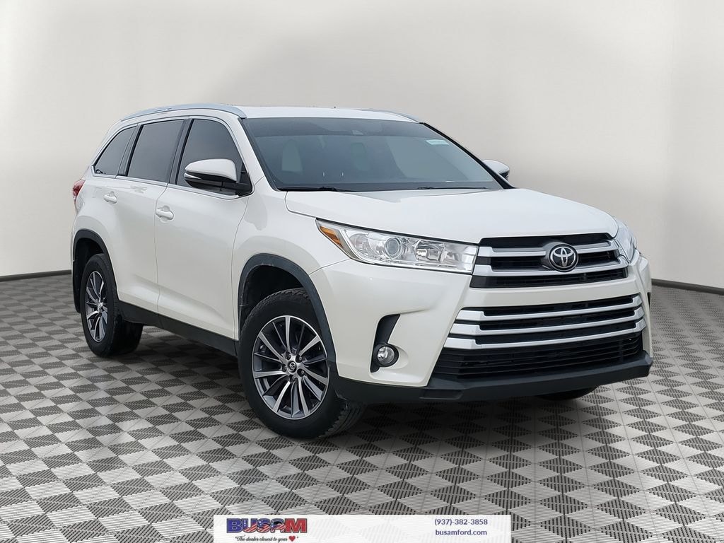 Used 2019 Toyota Highlander XLE V6 SUV