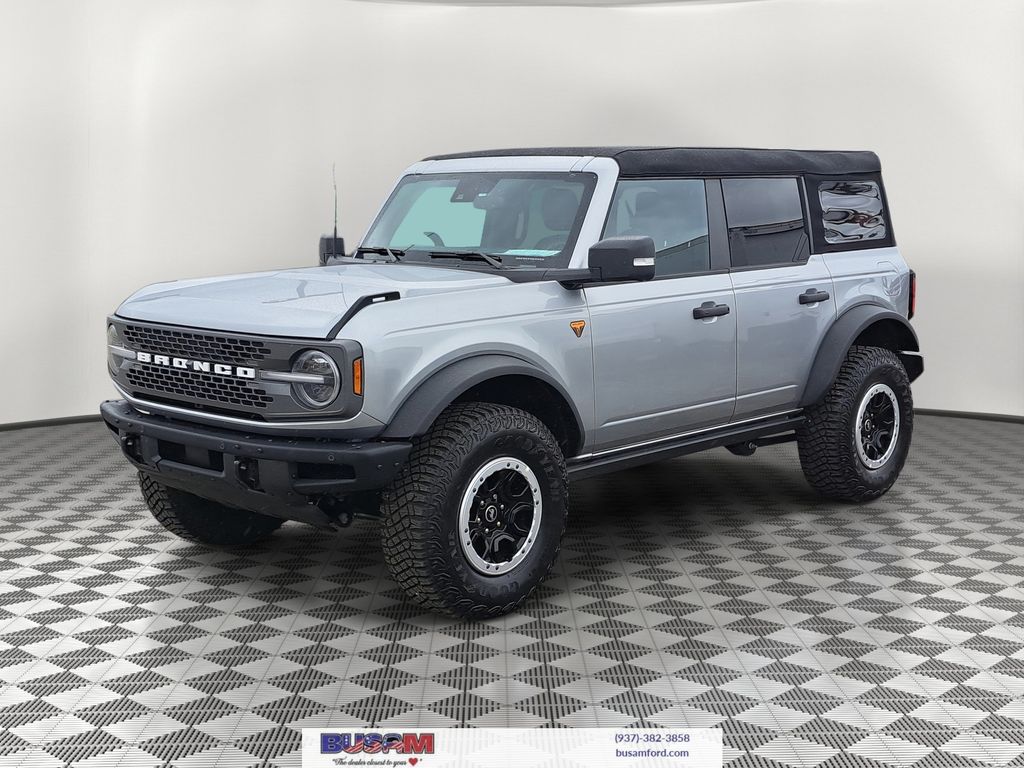 2024 Ford Bronco Badlands photo 2