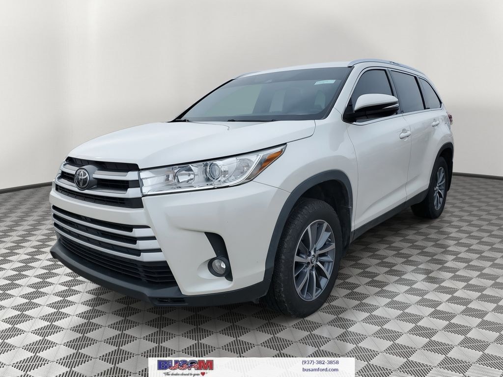 Used 2019 Toyota Highlander XLE V6 SUV