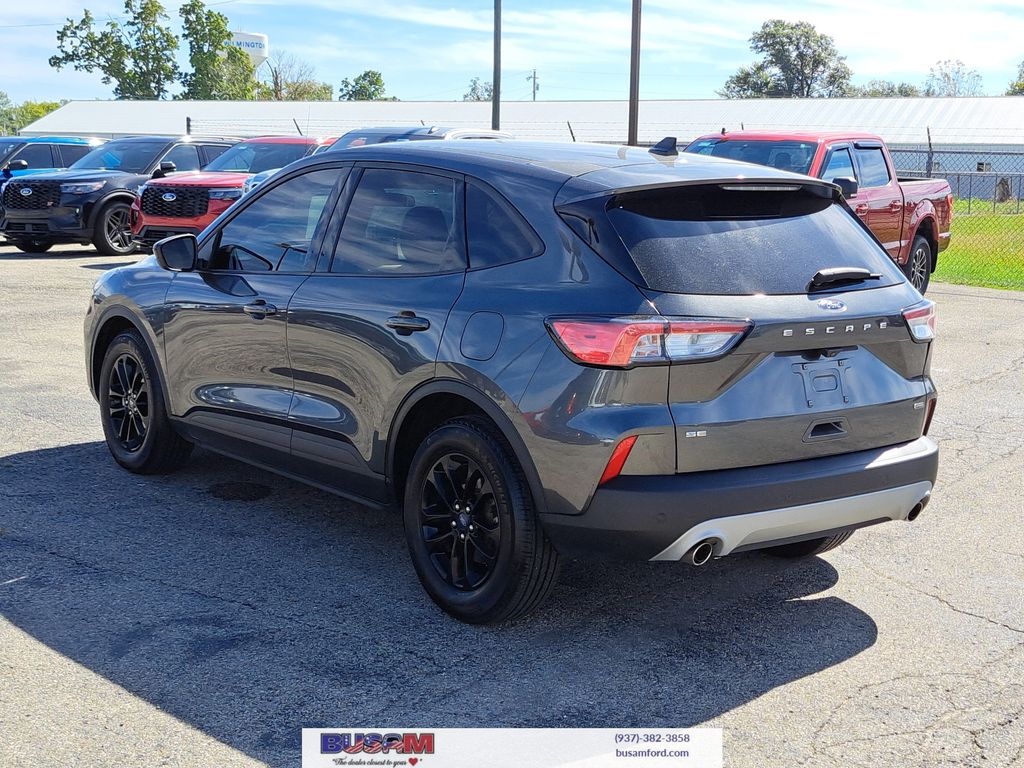 2020 Ford Escape SE photo 3