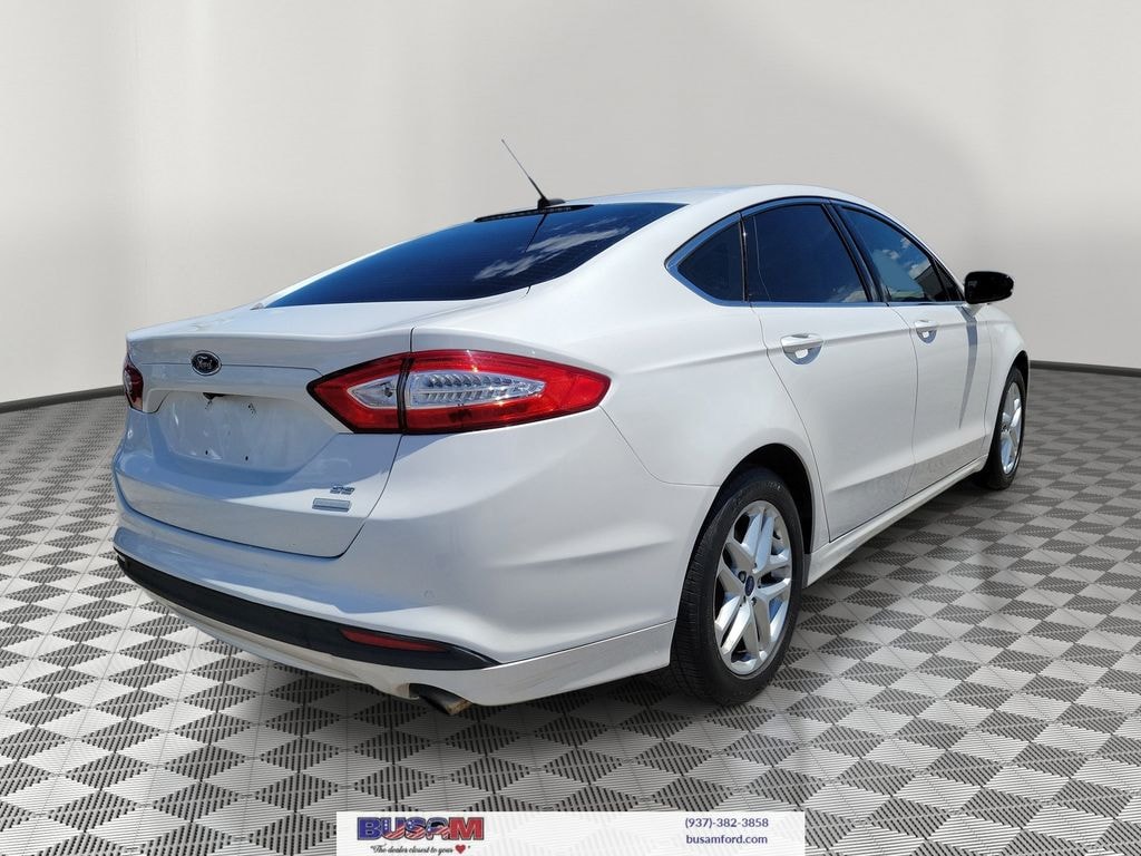 Used 2016 Ford Fusion SE Sedan
