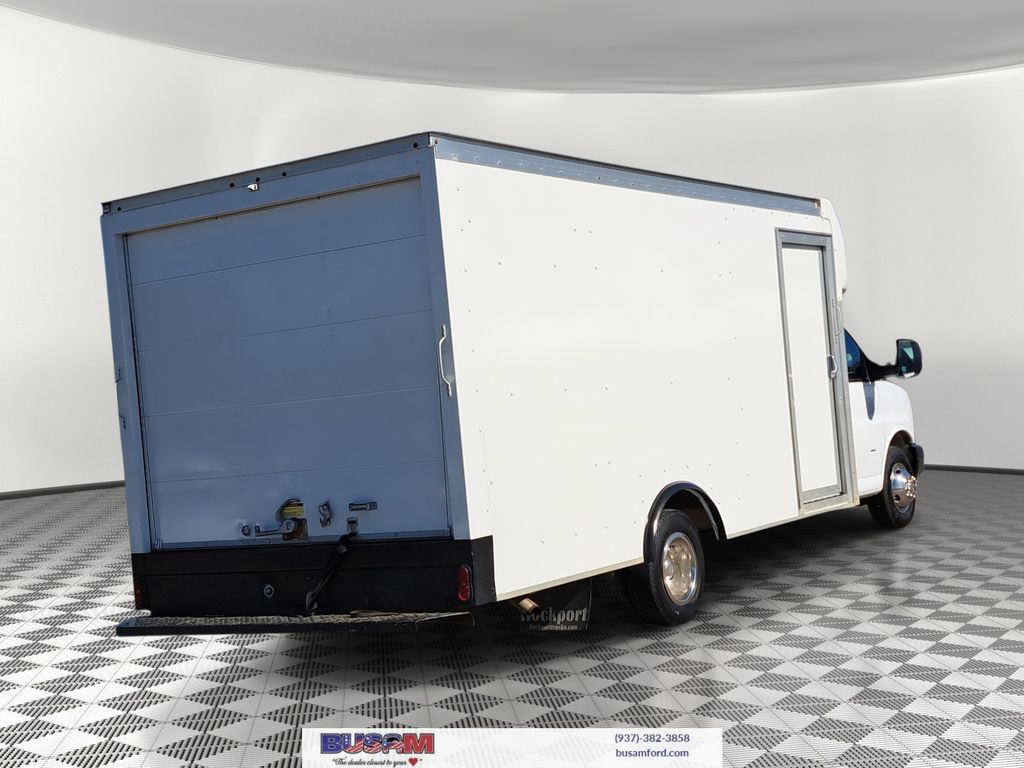 2018 Gmc Savana 3500 Cutaway photo 4