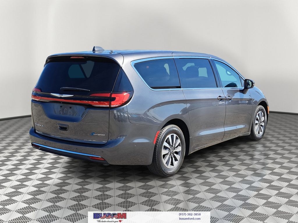 Used 2022 Chrysler Pacifica Hybrid Touring L Van Passenger Van