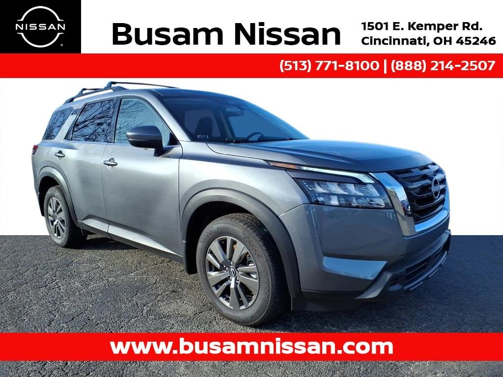 2025 Nissan Pathfinder SV's photo