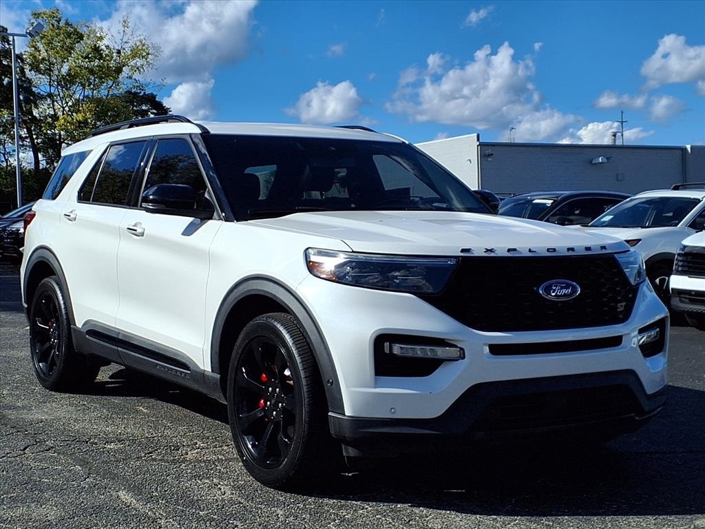 2020 Ford Explorer ST's photo