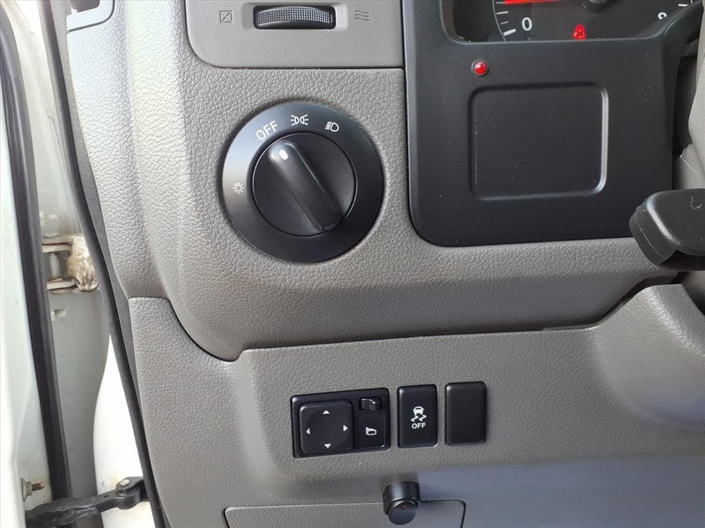2019 Nissan NV Cargo S - Photo 13