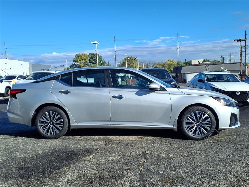 New 2025 Nissan Altima 2.5 SV Sedan