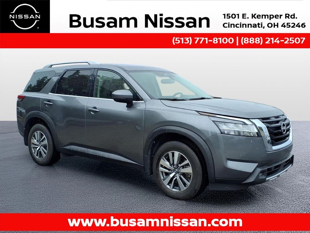 2022 Nissan Pathfinder SL 4WD's photo