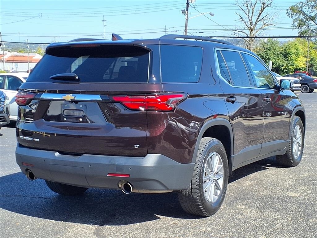 2022 Chevrolet Traverse Leather photo 2