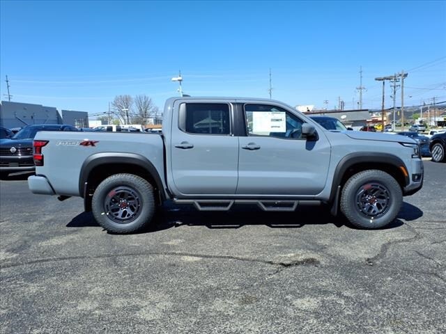 2025 Nissan Frontier PRO-4X photo 3