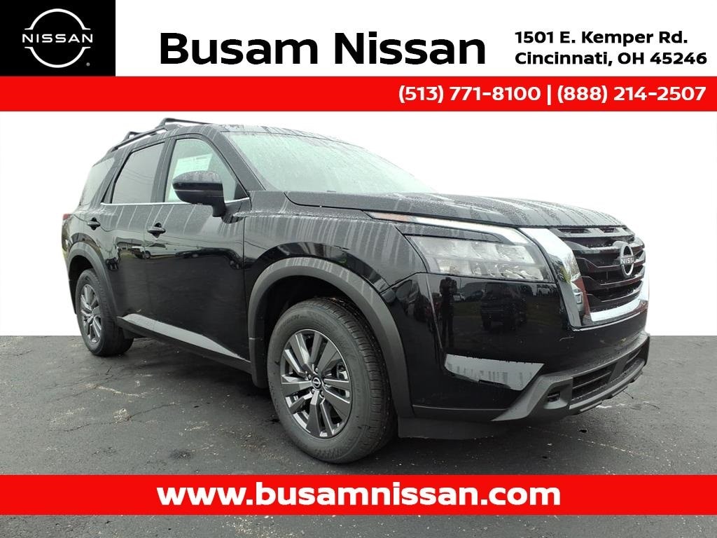 2025 Nissan Pathfinder SV's photo