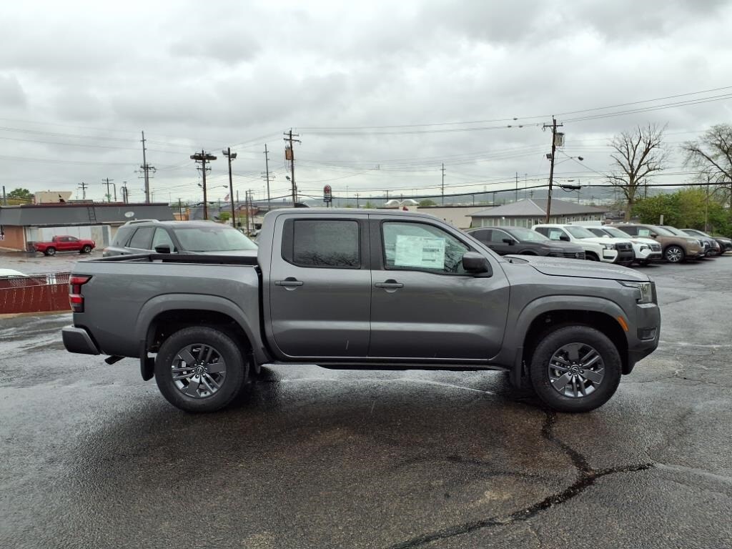 2025 Nissan Frontier SV photo 3