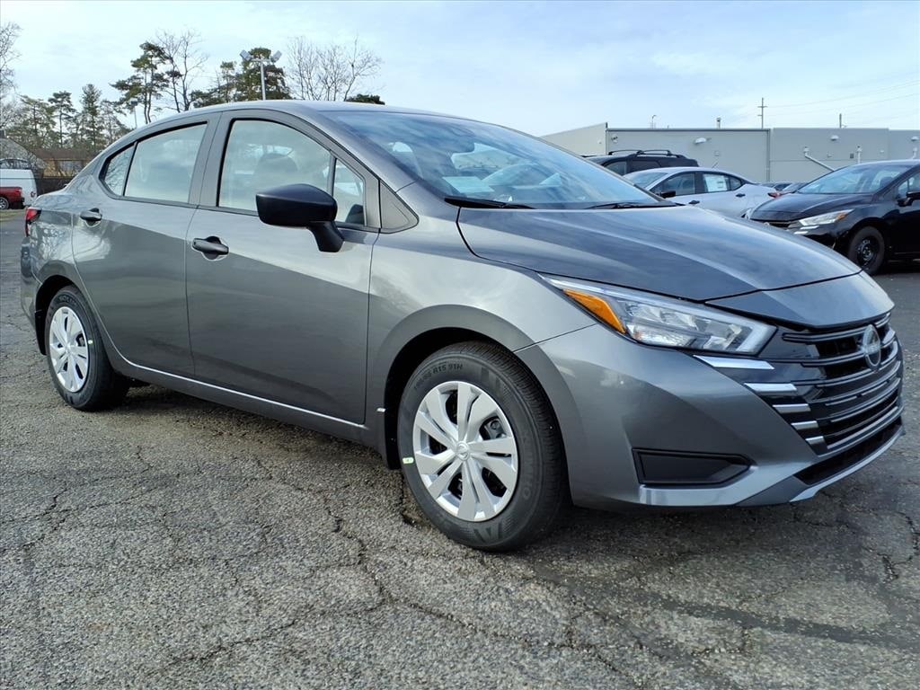 2025 Nissan Versa Sedan S's photo