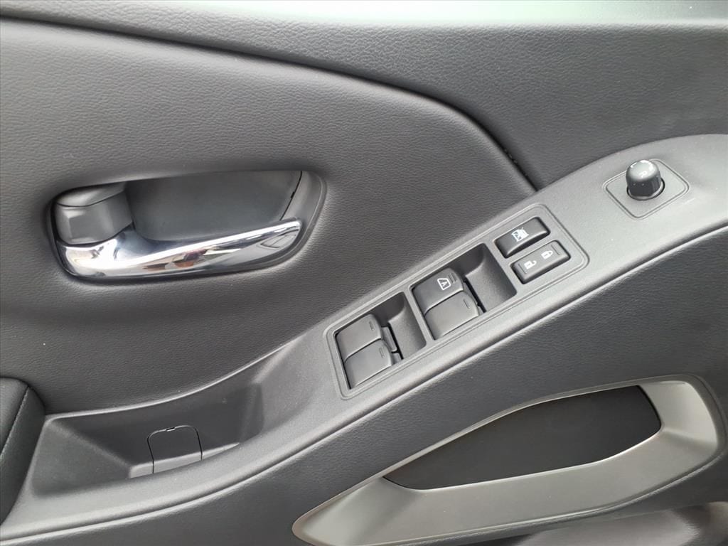 2025 Nissan Frontier SV - Photo 11