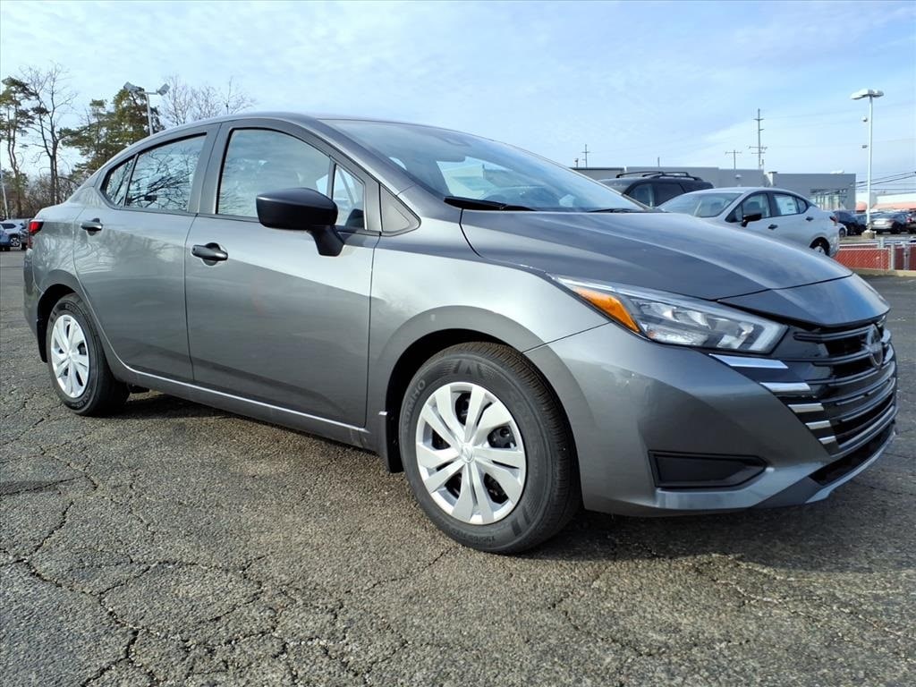 2025 Nissan Versa Sedan S's photo