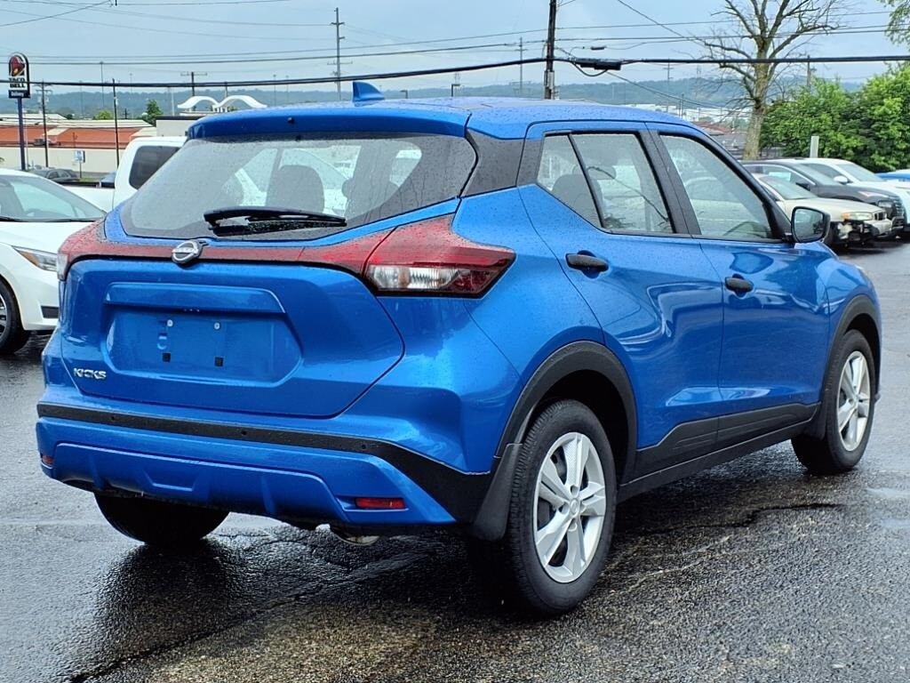 2024 Nissan Kicks S photo 3