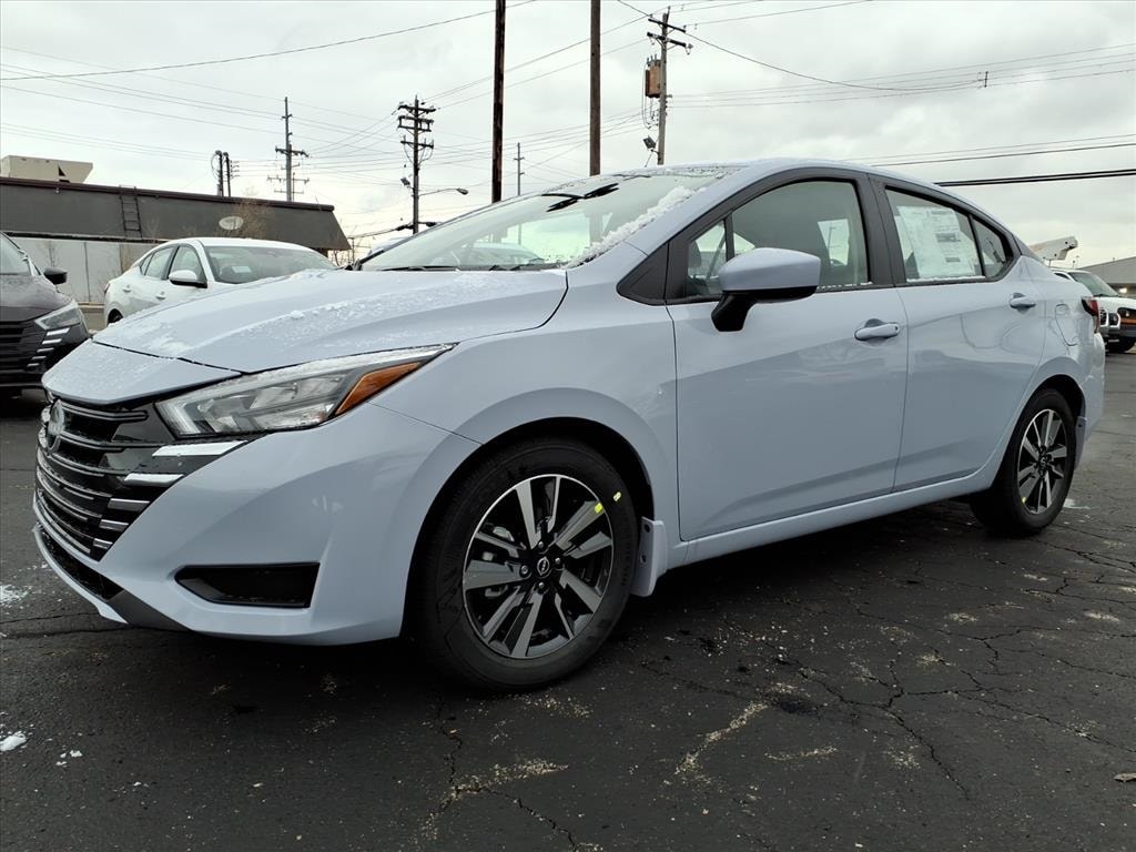 New 2025 Nissan Versa 1.6 SV Sedan