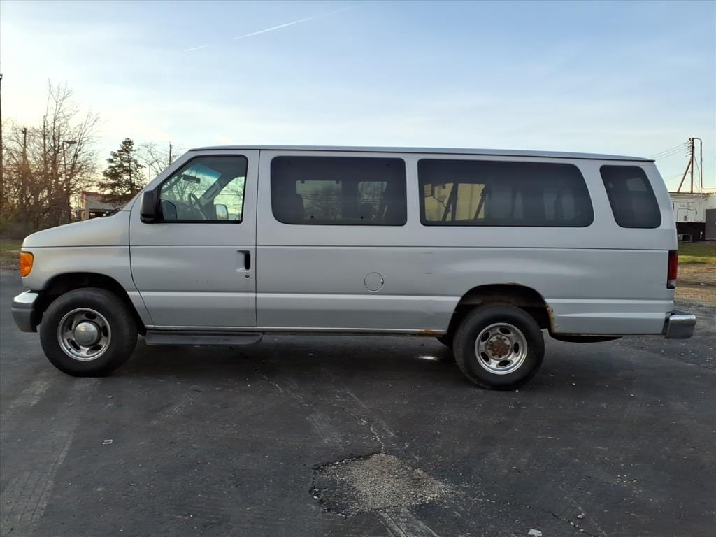 Used 2007 Ford E-350 Super Duty Wagon Extended Wagon